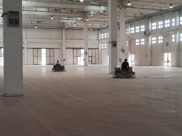 Lucidatura-pavimenti-in-cemento-milano-brescia