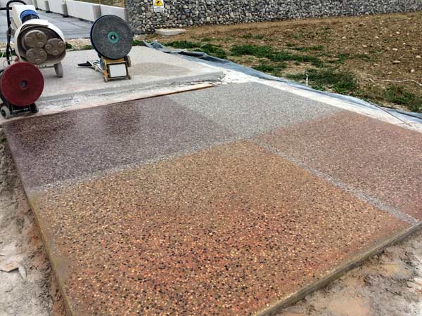 Pavimenti-in-cemento-colorato